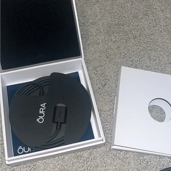 OURA RING size 9 black - Picture 3 of 8